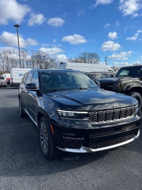 2021 Jeep Grand Cherokee L Summit photo 3
