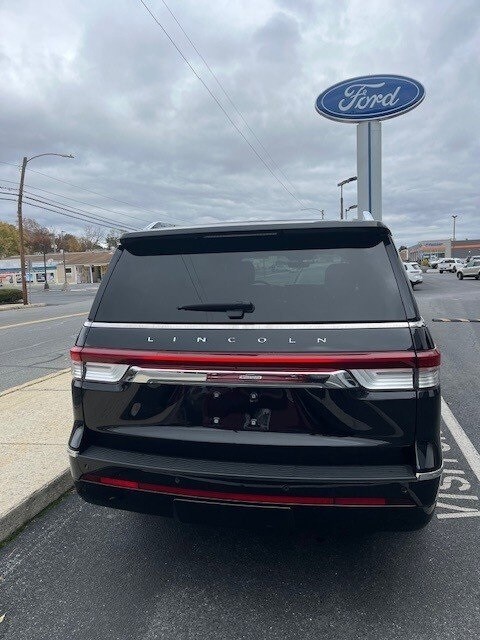 2024 Lincoln Navigator Premiere photo 4