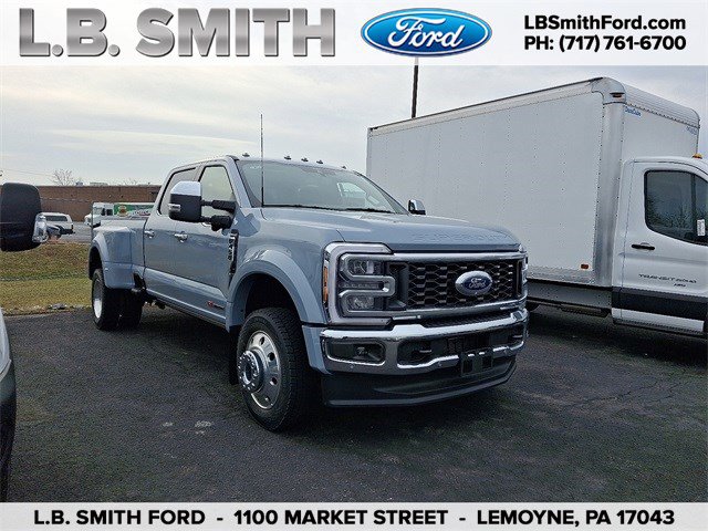 2026 Ford F-450 Super Duty King Ranch's photo