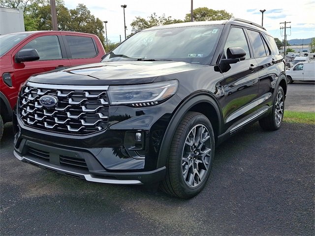 2025 Ford Explorer Platinum photo 2