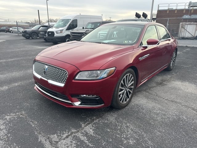 2017 Lincoln Continental Select's photo