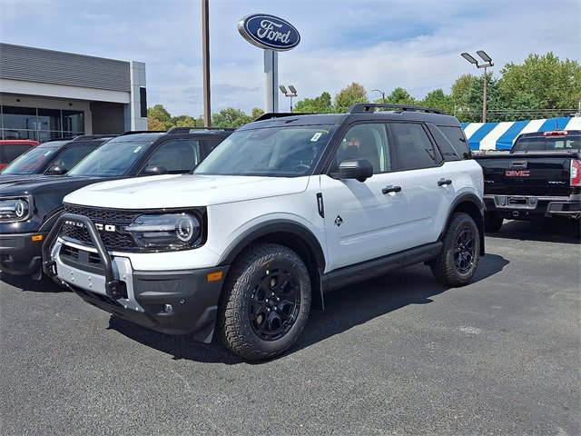 2025 Ford Bronco Sport Outer Banks photo 2