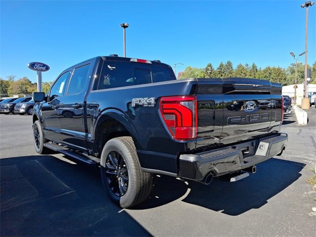 New 2025 Ford F-150 Lariat TRUCK