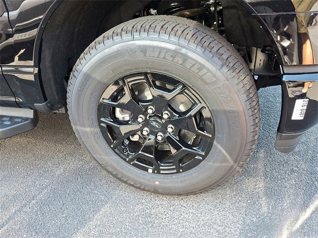 2025 Ford F-150 Lightning XLT photo 3