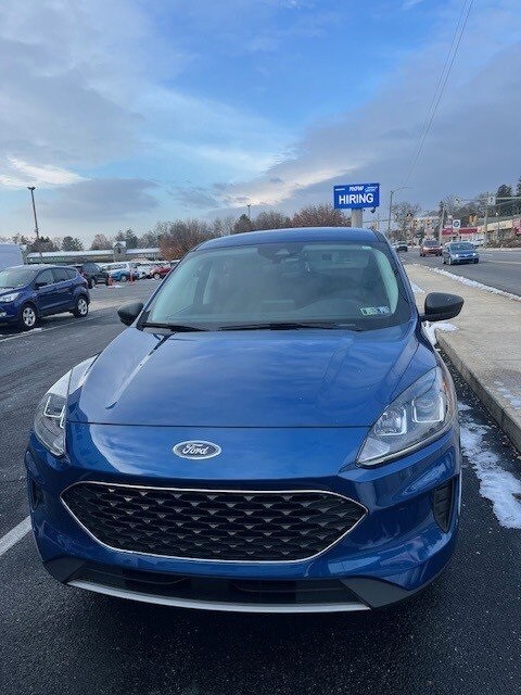 2022 Ford Escape SE photo 2