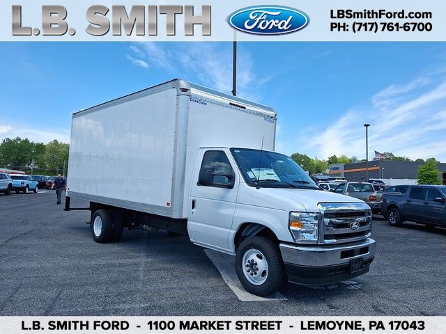 2027 Ford E-Series DRW E-450 Super Duty 176 in WB's photo