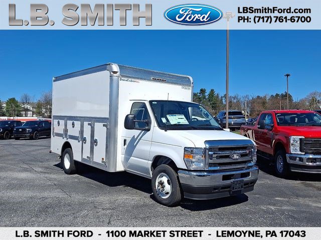 2026 Ford E-Series DRW E-450 Super Duty 158 in WB's photo