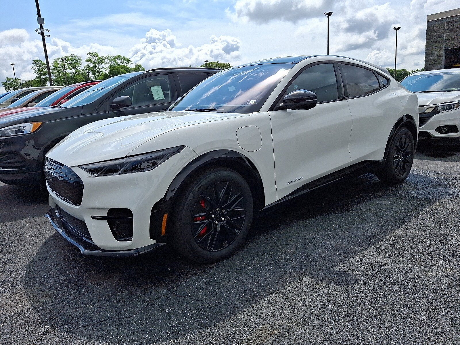 2025 Ford Mustang Mach-E Premium photo 3