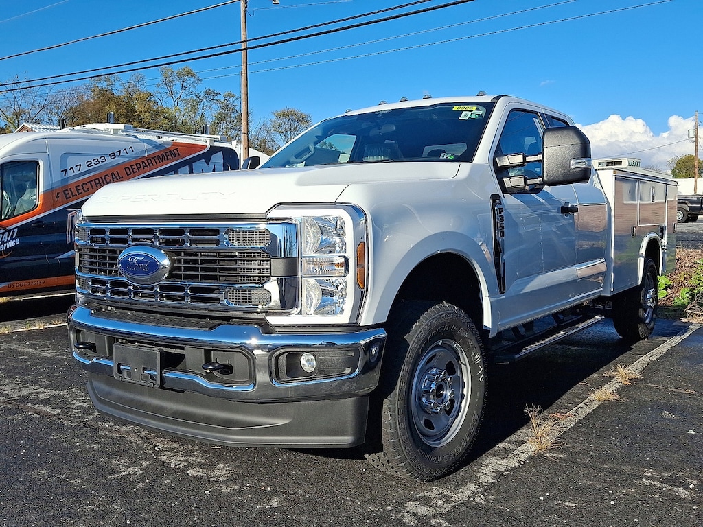 New 2025 Ford Chassis Cab F-350 XL TRUCK