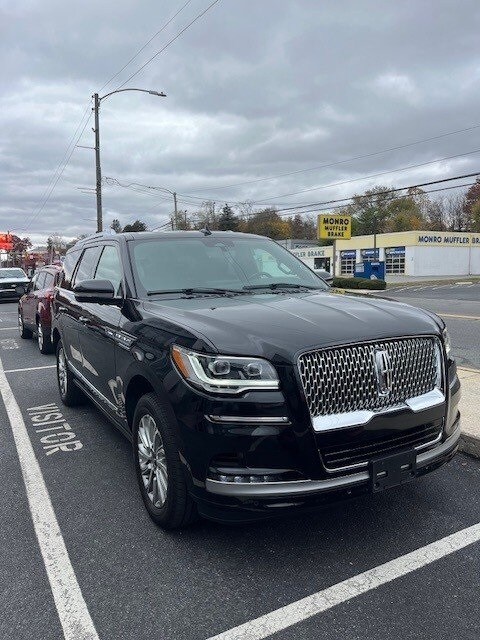 2024 Lincoln Navigator Premiere photo 3