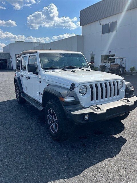 2020 Jeep Wrangler Unlimited High Altitude photo 3