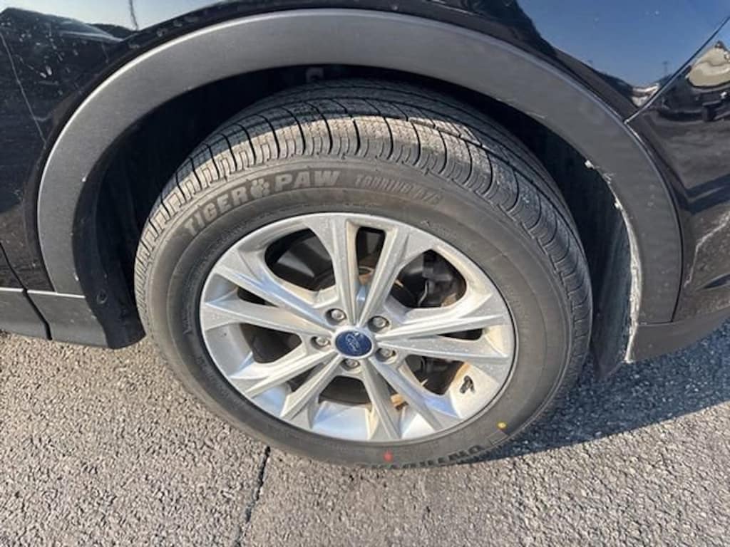 Used 2017 Ford Escape SE SUV