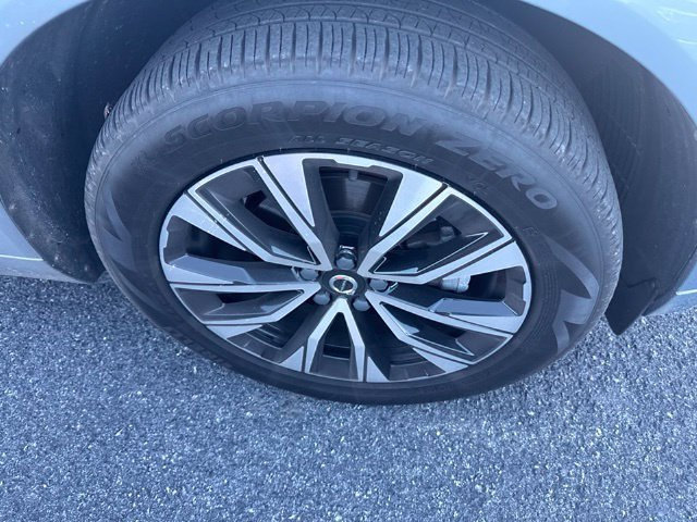 Used 2023 Volvo XC60 B5 Plus Dark Theme SUV