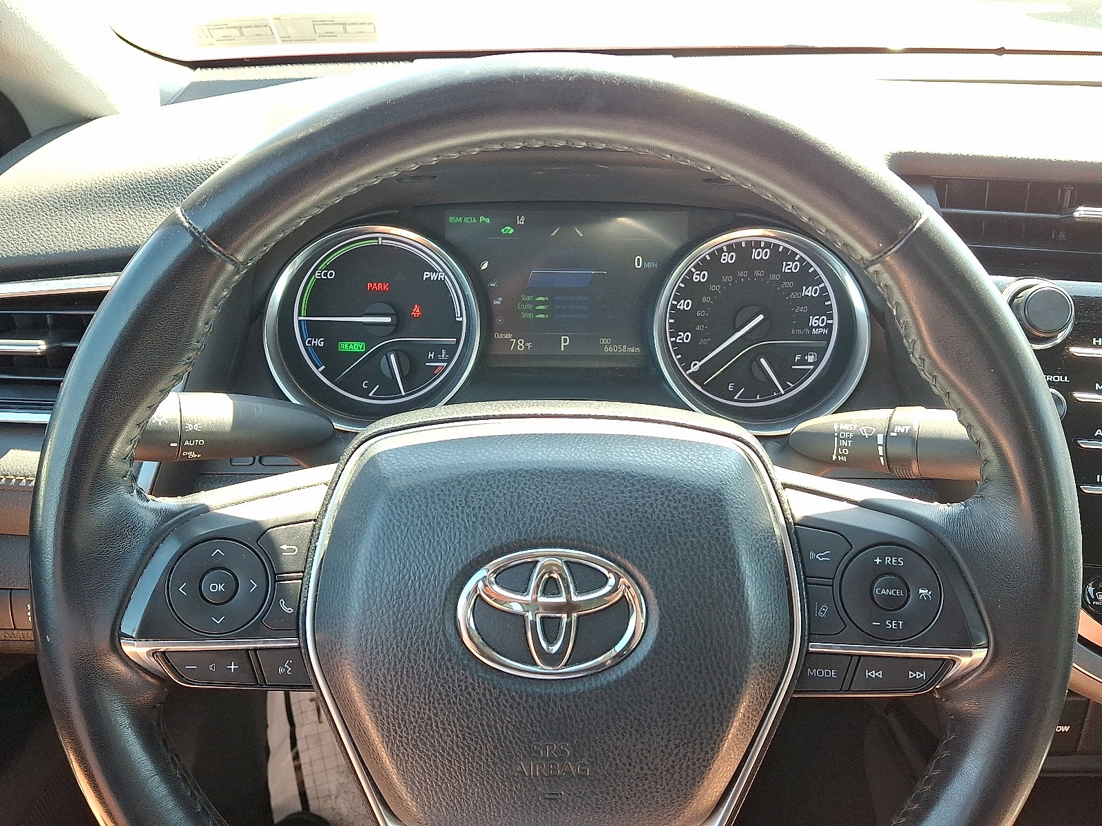 2018 Toyota Camry XLE Hybrid - Photo 19