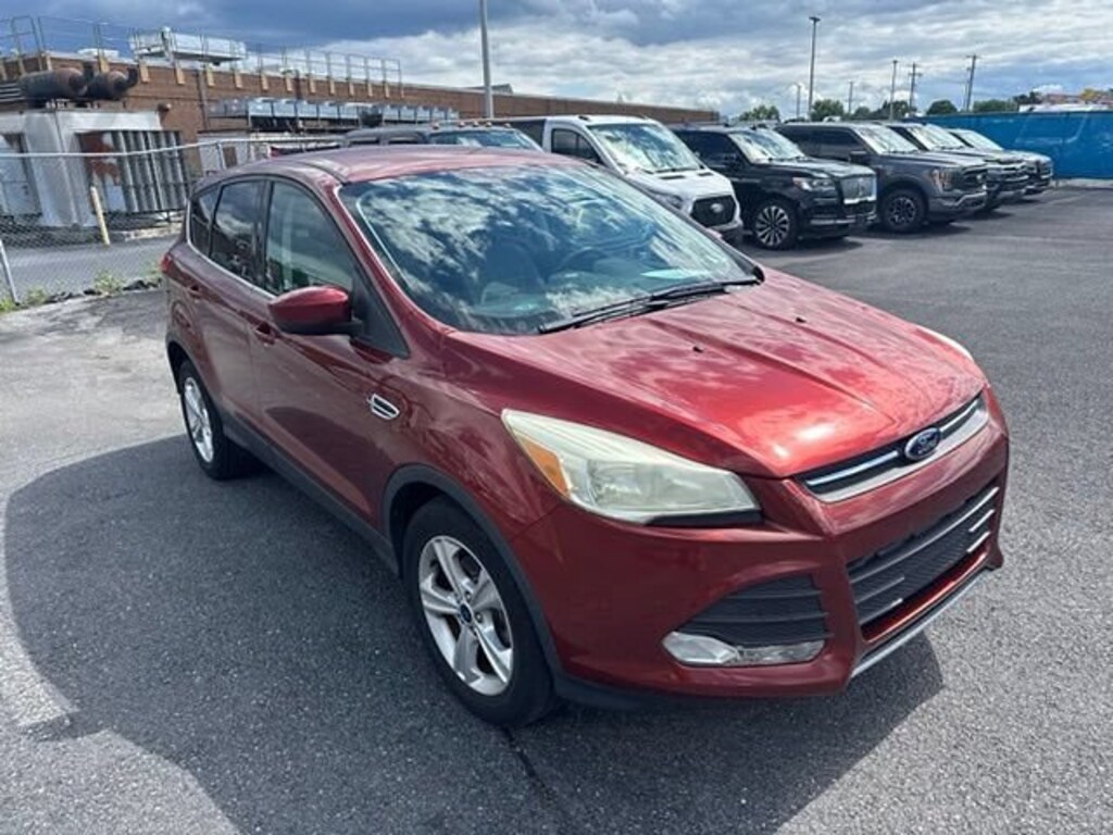 Used 2015 Ford Escape SE SUV