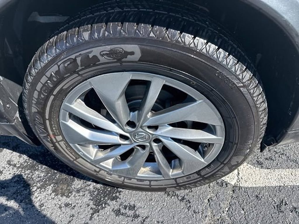 Used 2015 Nissan Rogue SL SUV