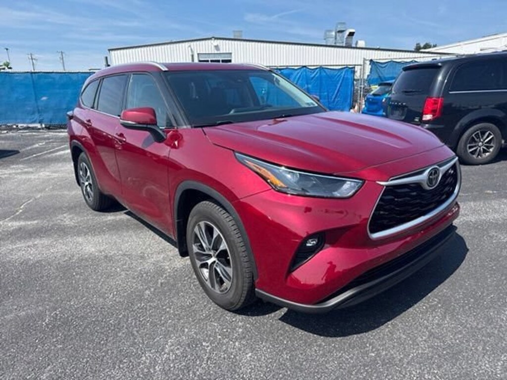 Used 2022 Toyota Highlander XLE SUV