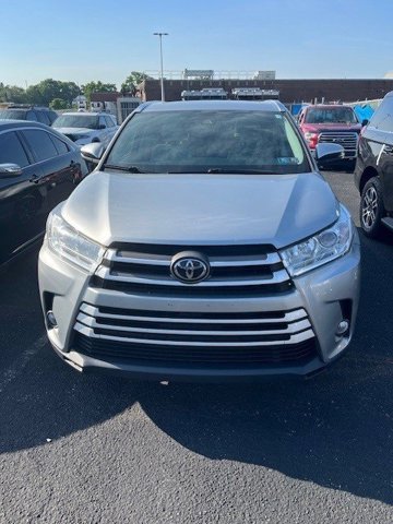 Used 2017 Toyota Highlander XLE with VIN 5TDJZRFH8HS357737 for sale in Lemoyne, PA