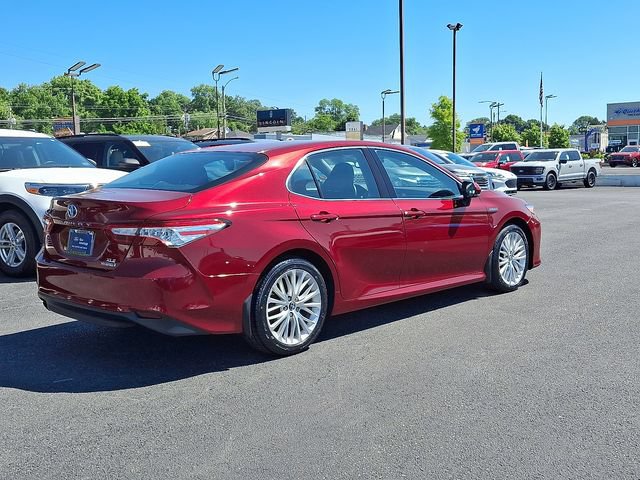 2018 Toyota Camry XLE Hybrid - Photo 6