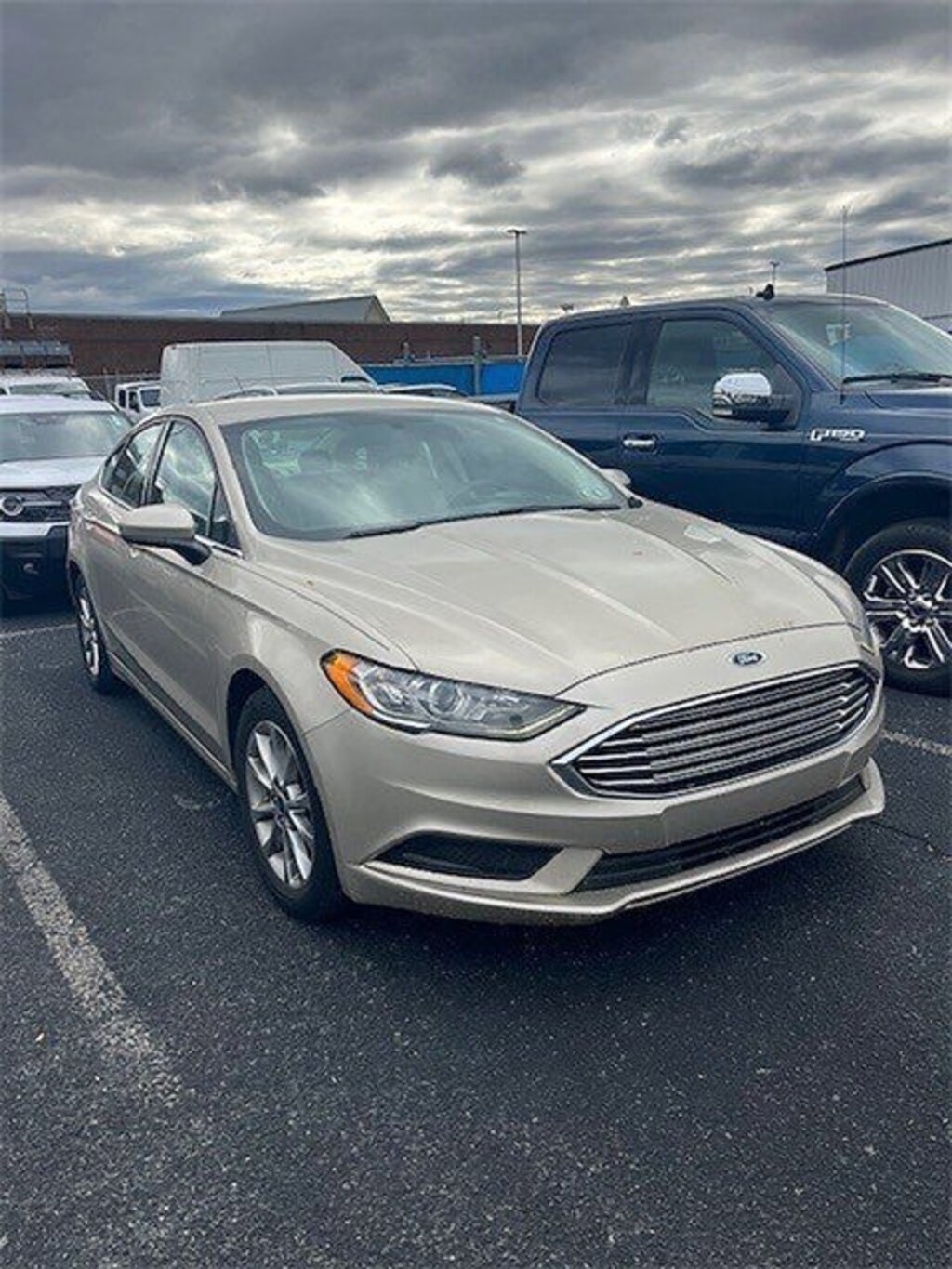Used 2017 Ford Fusion SE Sedan