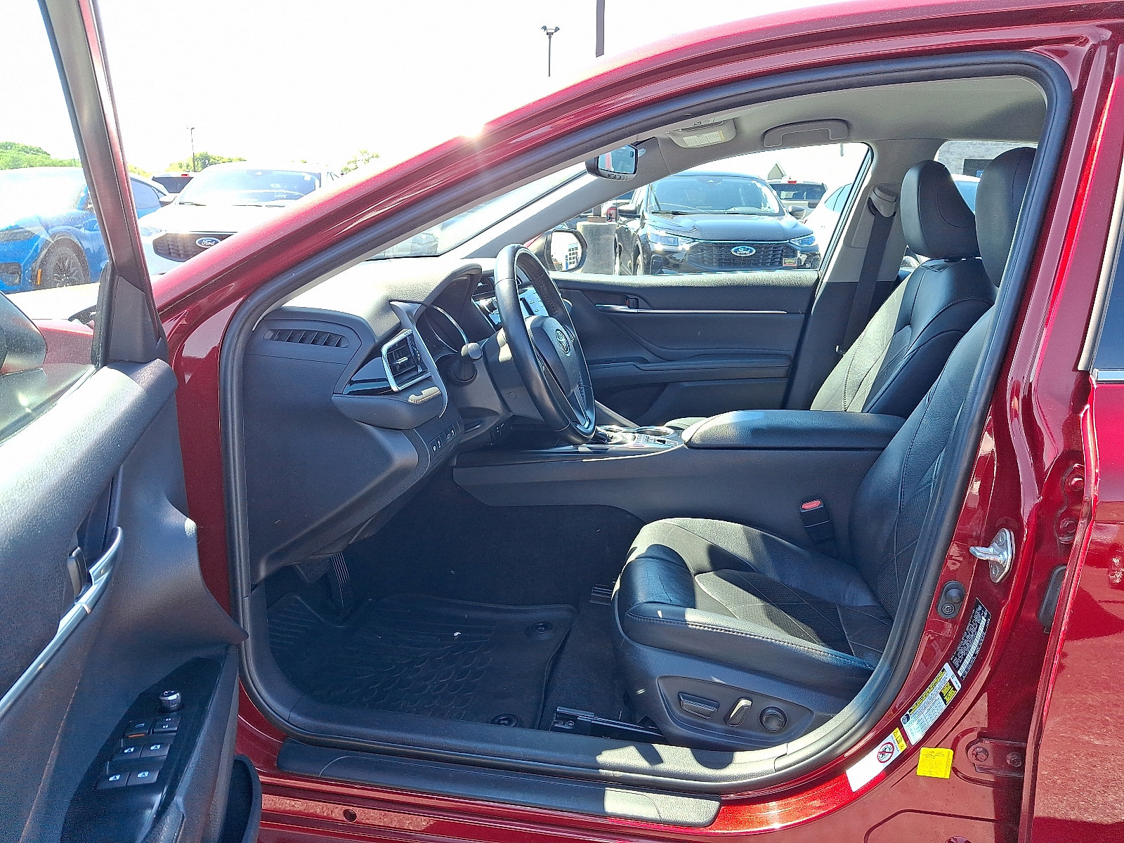 2018 Toyota Camry XLE Hybrid - Photo 13
