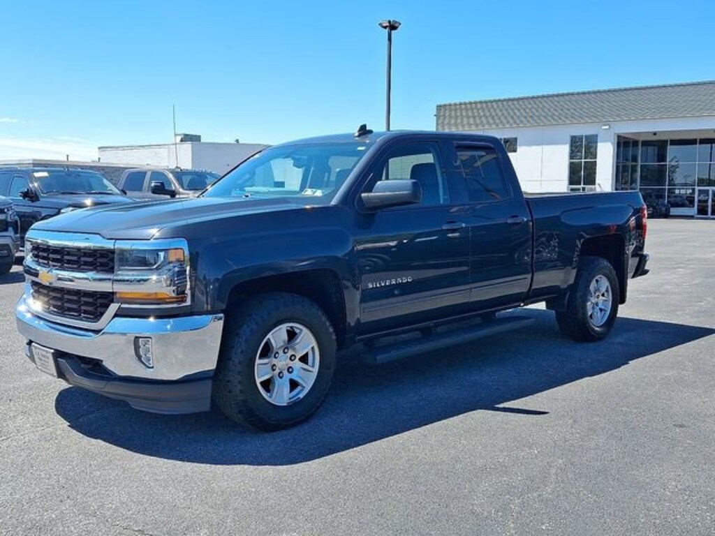 Used 2018 Chevrolet Silverado LT EXTENDED CAB SHORT BED TRUCK