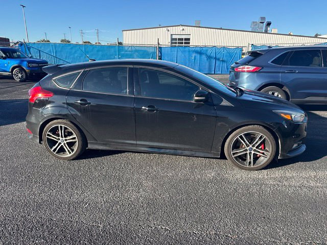 Certified 2017 Ford Focus Base HATCHBACK