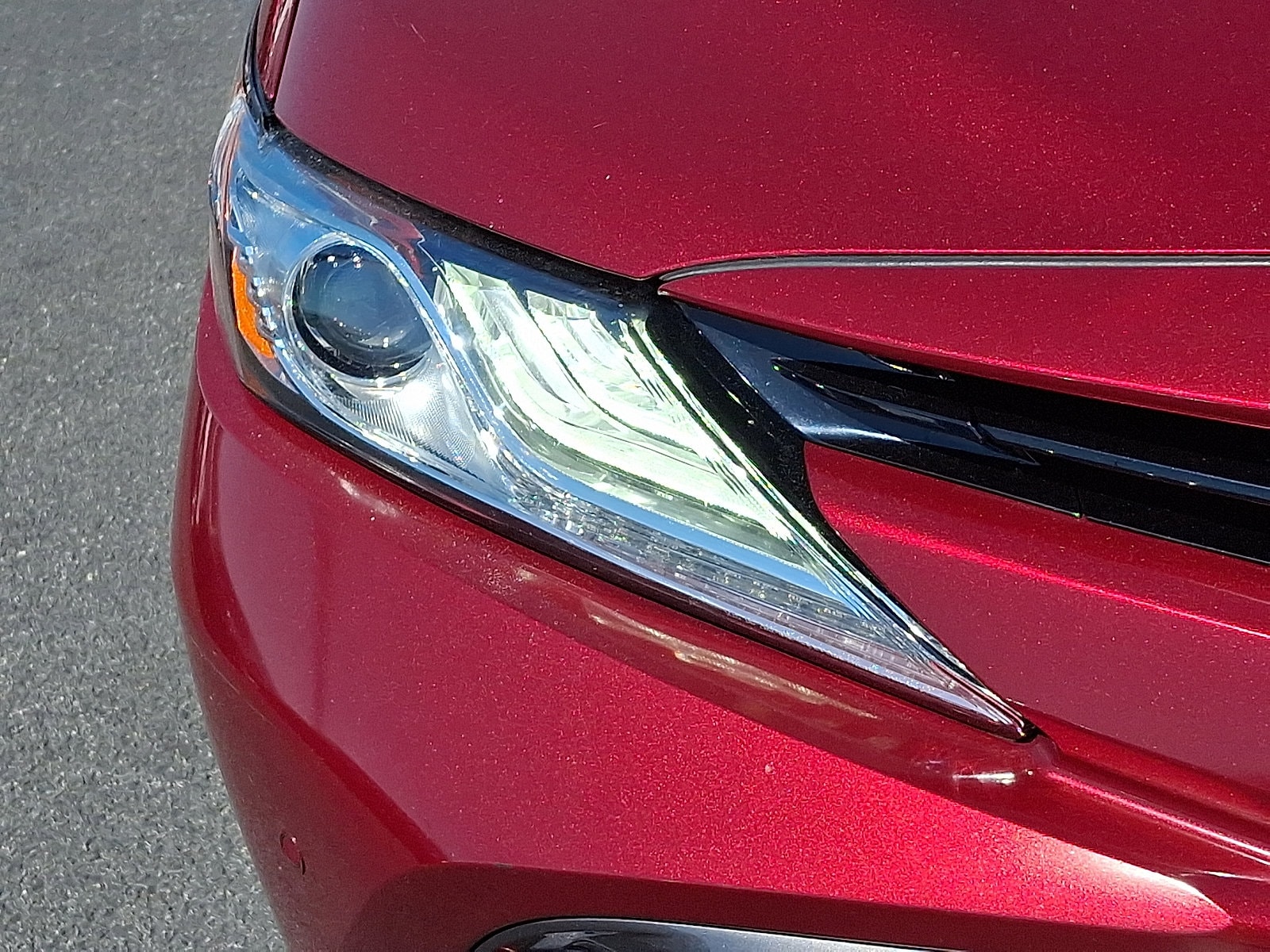 2018 Toyota Camry XLE Hybrid - Photo 9