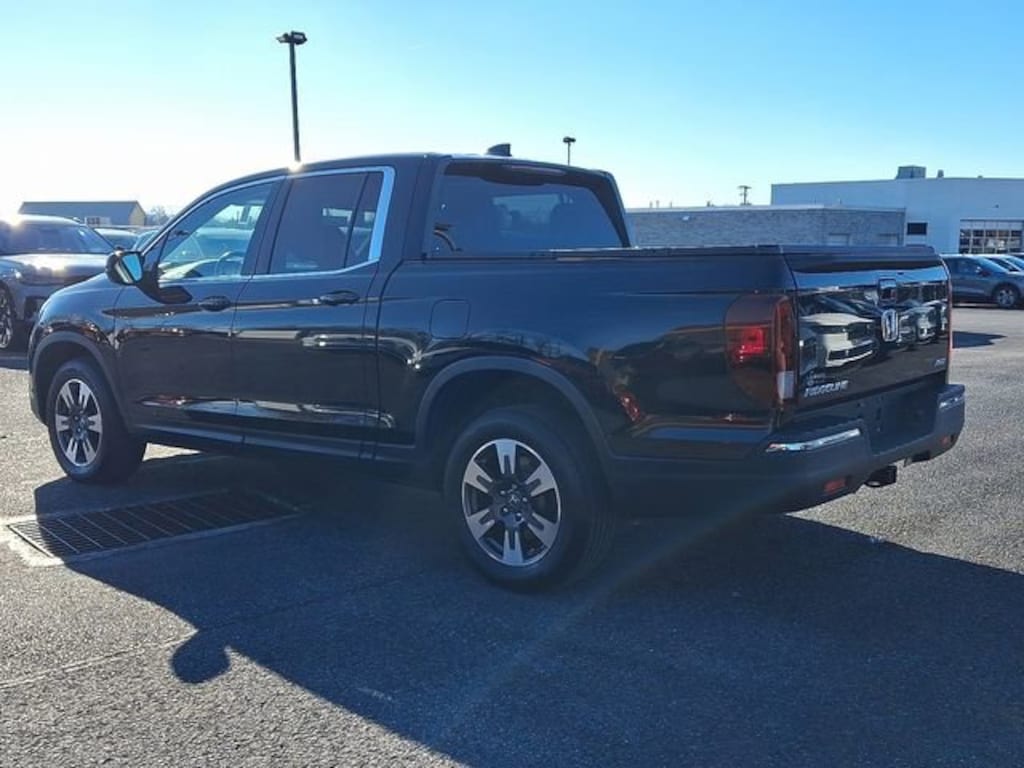 Used 2017 Honda Ridgeline RTL-T Crew Cab Short Bed Truck