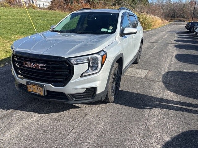 2022 GMC Terrain SLE's photo