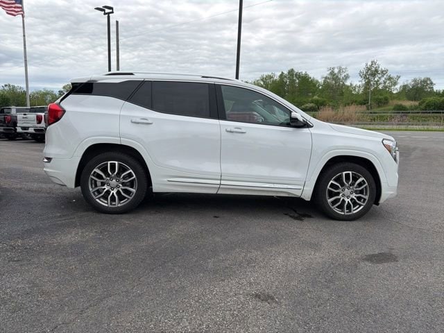 2023 GMC Terrain Denali AWD's photo