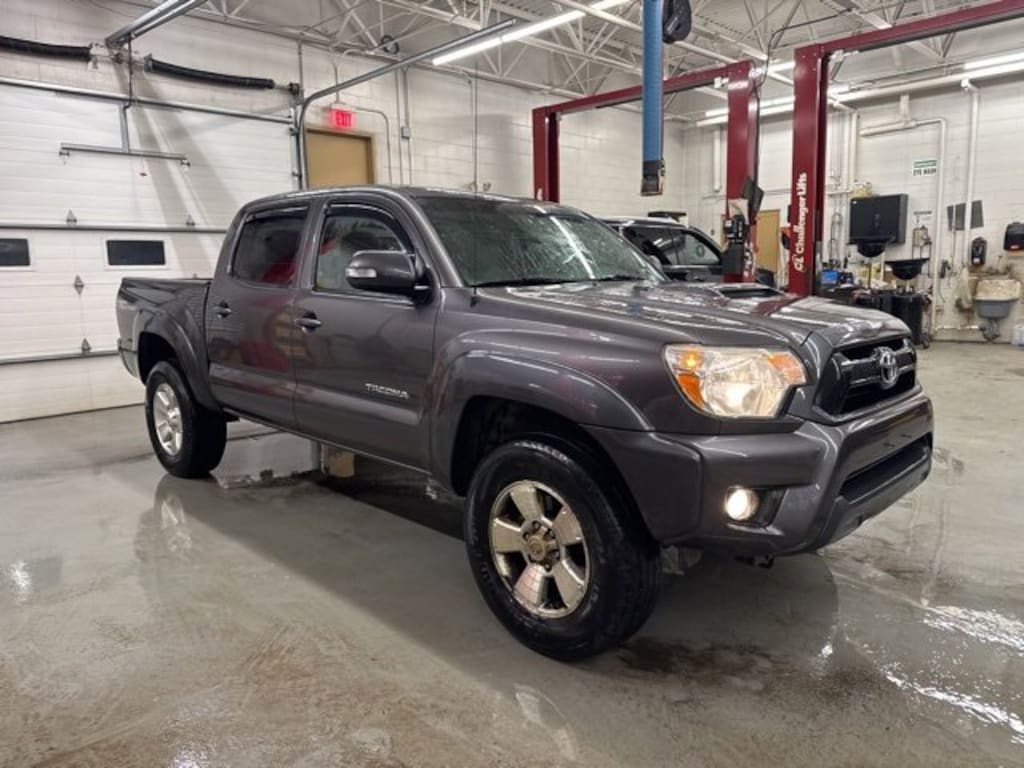 Used 2015 Toyota Tacoma Base V6 Truck