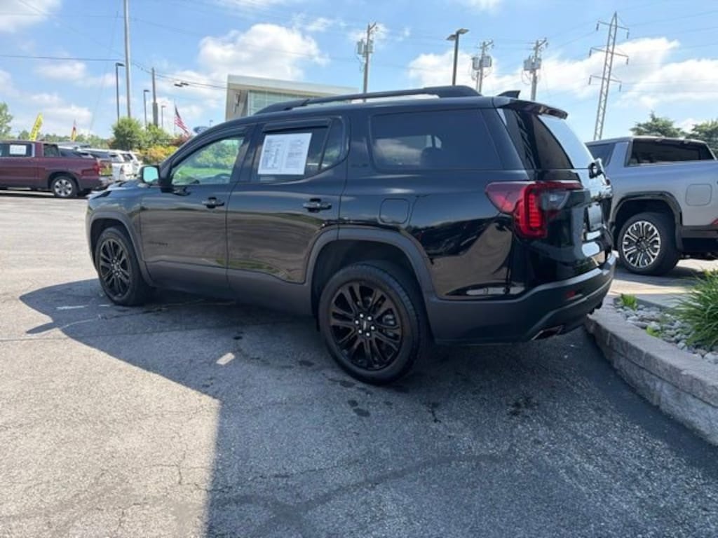 Used 2023 GMC Acadia SLE SUV