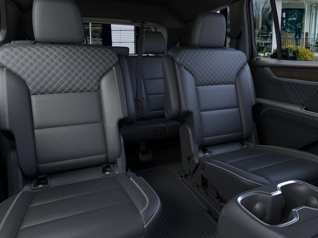 2026 GMC Acadia Denali - Photo 17
