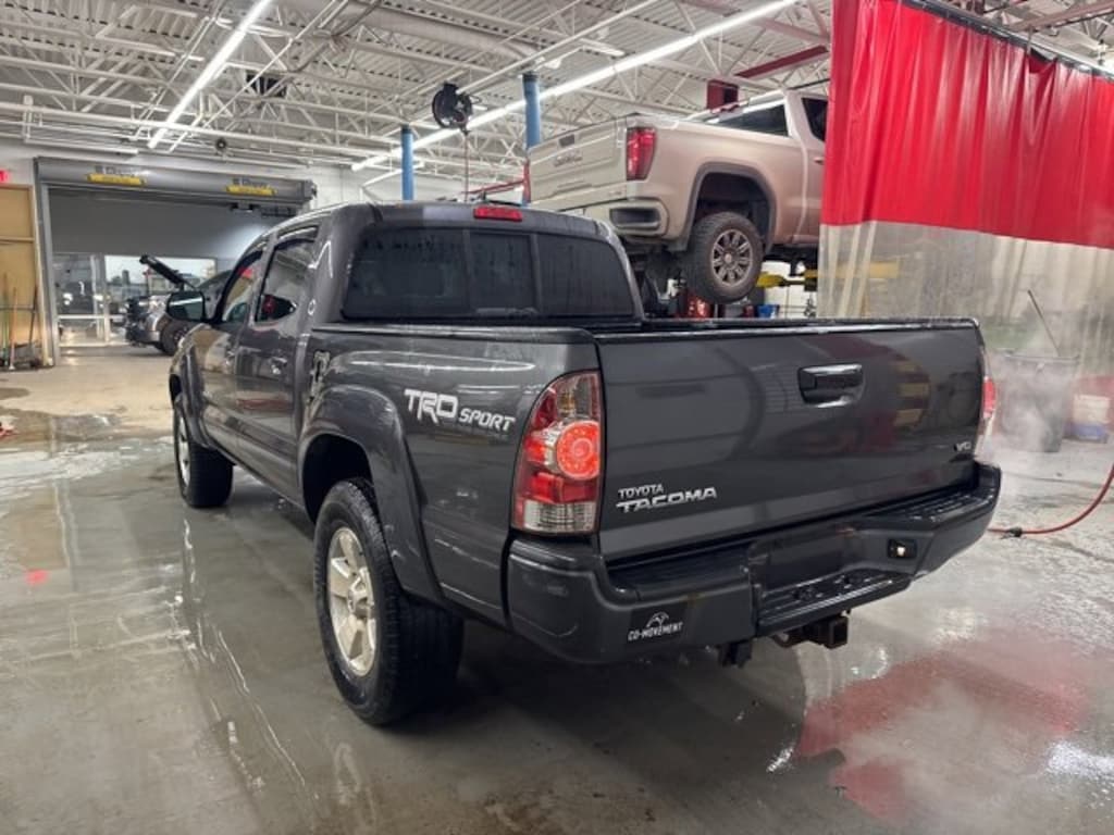 Used 2015 Toyota Tacoma Base V6 Truck