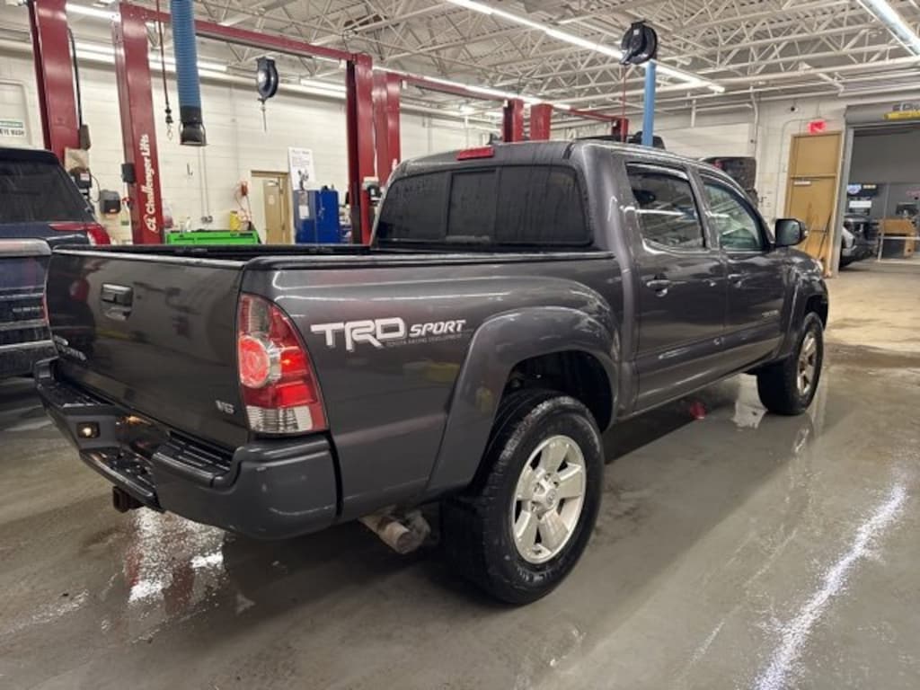 Used 2015 Toyota Tacoma Base V6 Truck