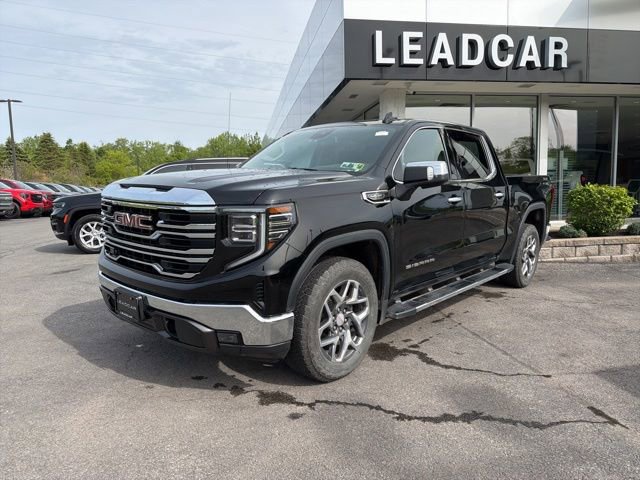 2023 GMC Sierra 4WD Crew Cab Short Box SLT's photo