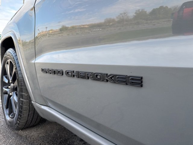 2020 Jeep Grand Cherokee Altitude photo 2