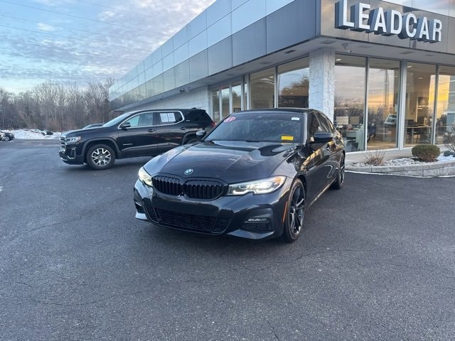 2021 BMW 3 Series 330i's photo