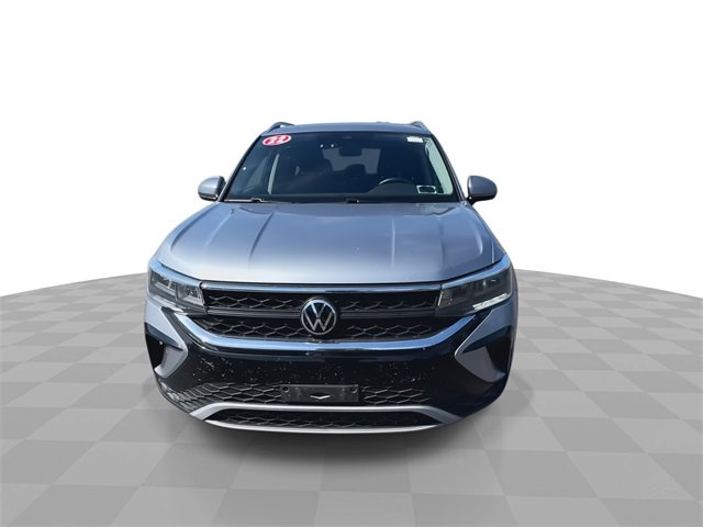 2022 Volkswagen Taos SE photo 3