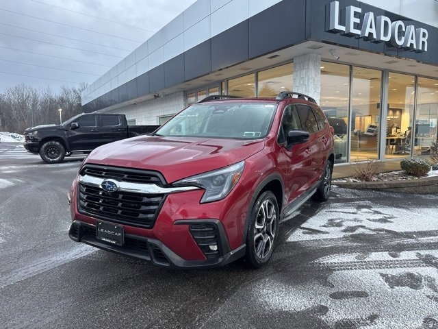 2024 Subaru Ascent Limited's photo