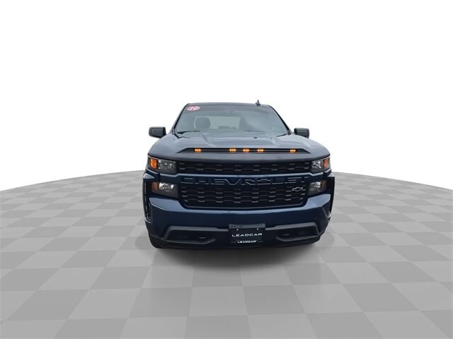 2020 Chevrolet Silverado 1500 Custom photo 2