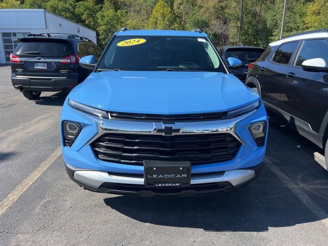2024 Chevrolet Trailblazer LT photo 2