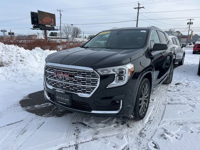2023 GMC Terrain Denali's photo
