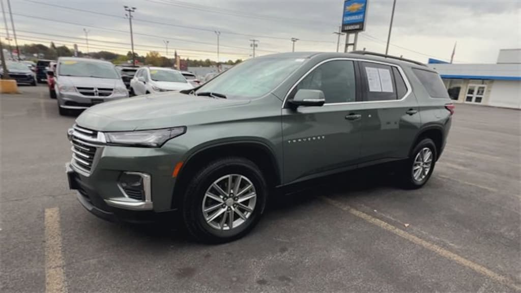 Used 2023 Chevrolet Traverse LT Cloth SUV