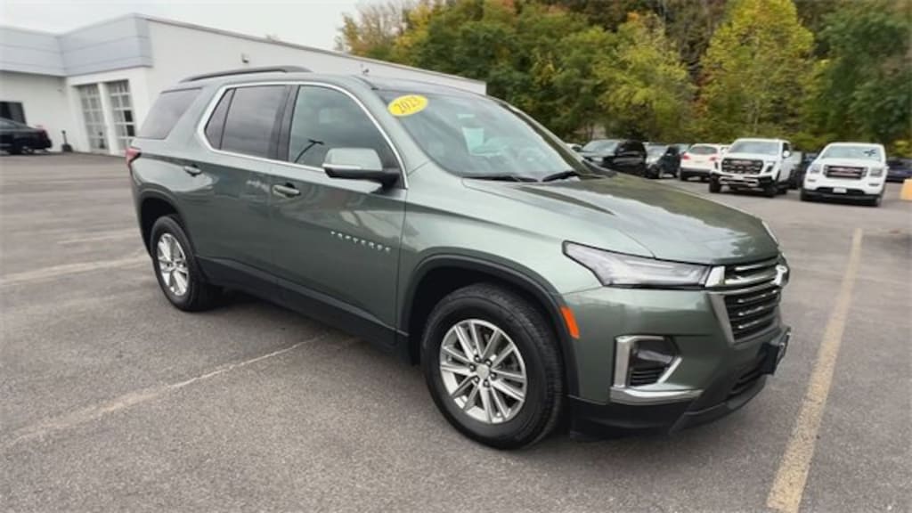 Used 2023 Chevrolet Traverse LT Cloth SUV