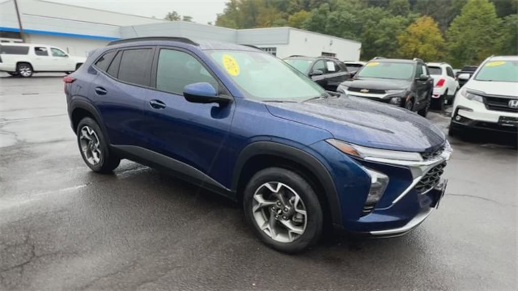 Used 2024 Chevrolet Trax LT SUV