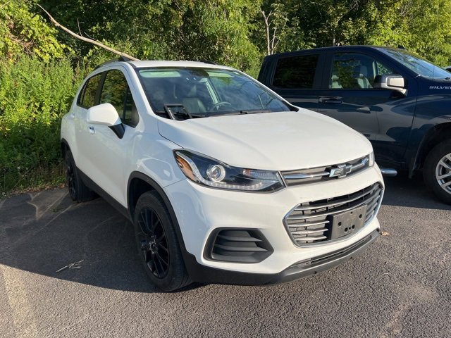 2022 Chevrolet Trax LT photo 2