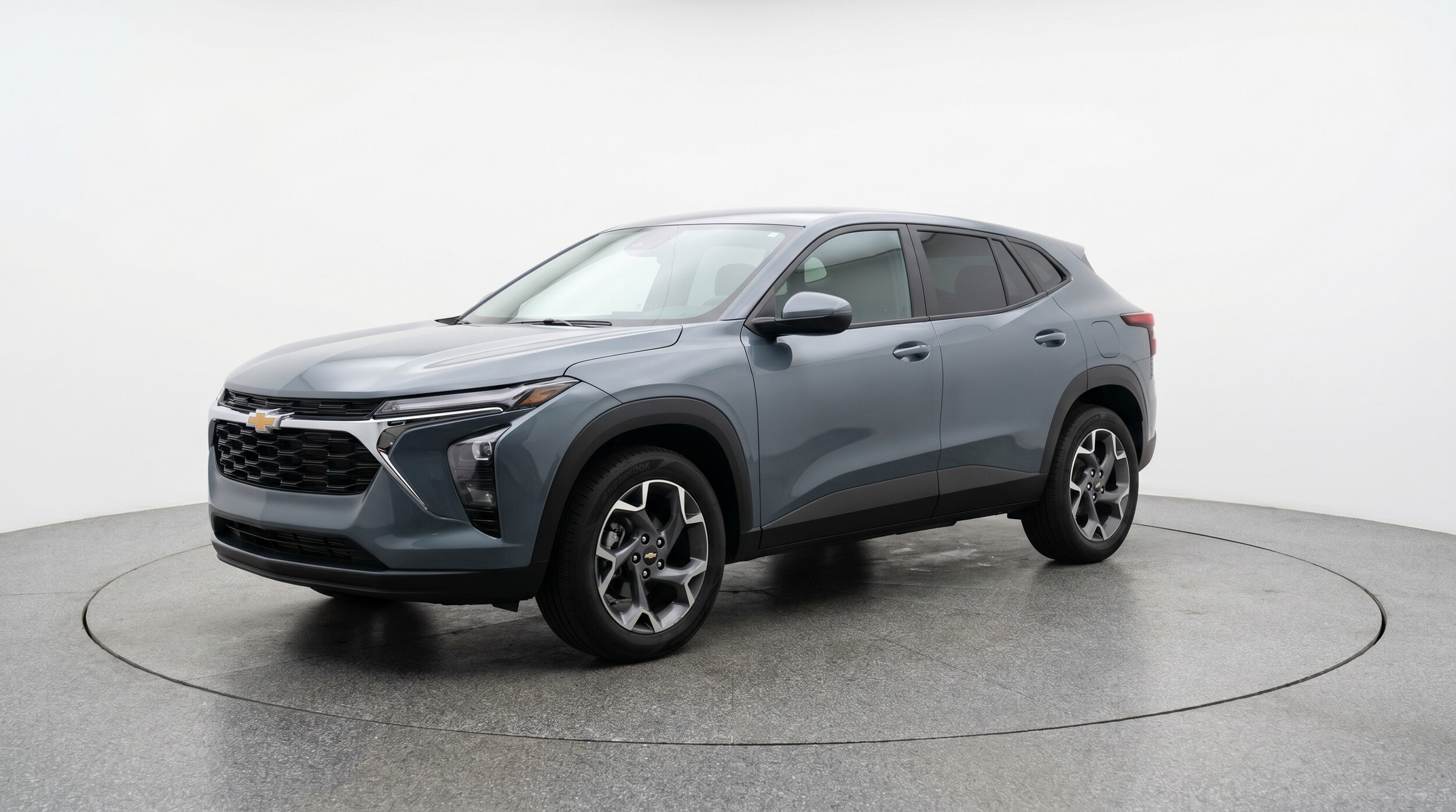 Thumbnail: 2025 Chevrolet Trax - 3