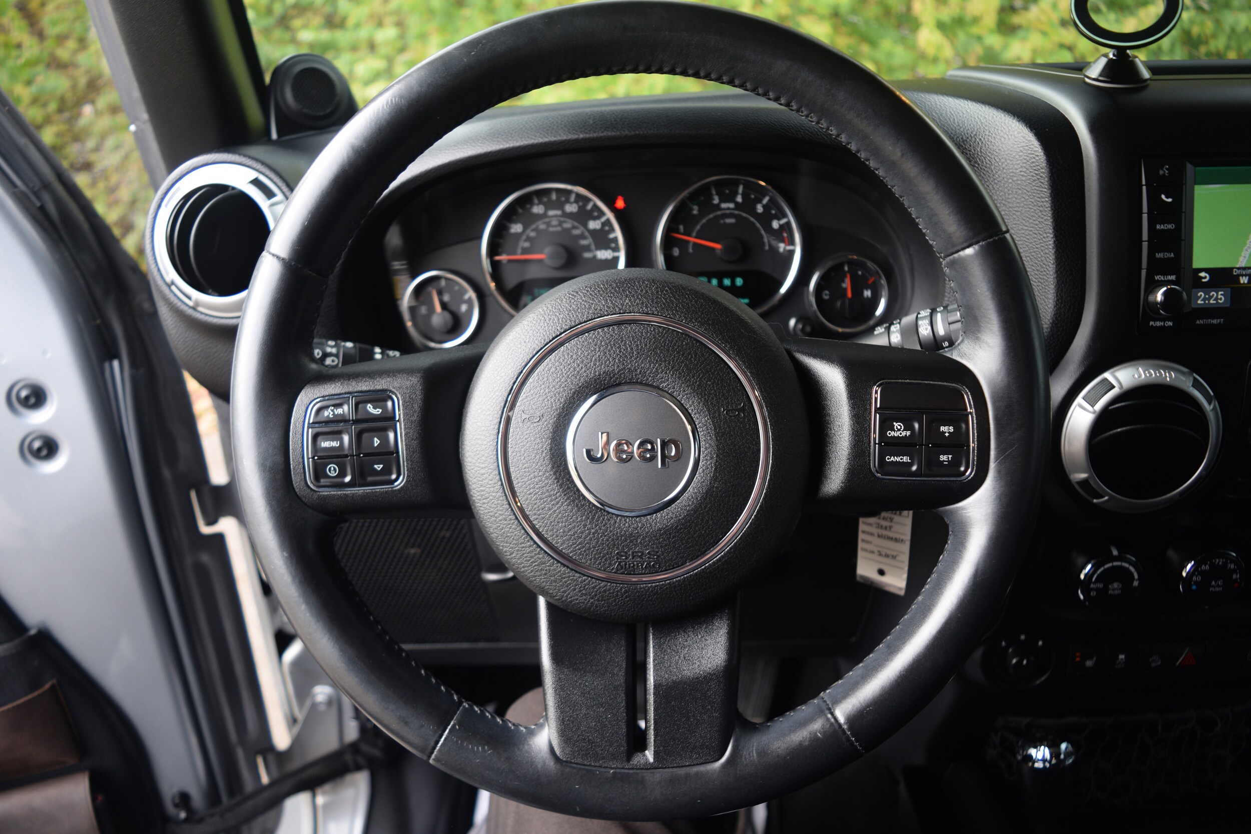 2014 Jeep Wrangler Unlimited Sahara photo 4